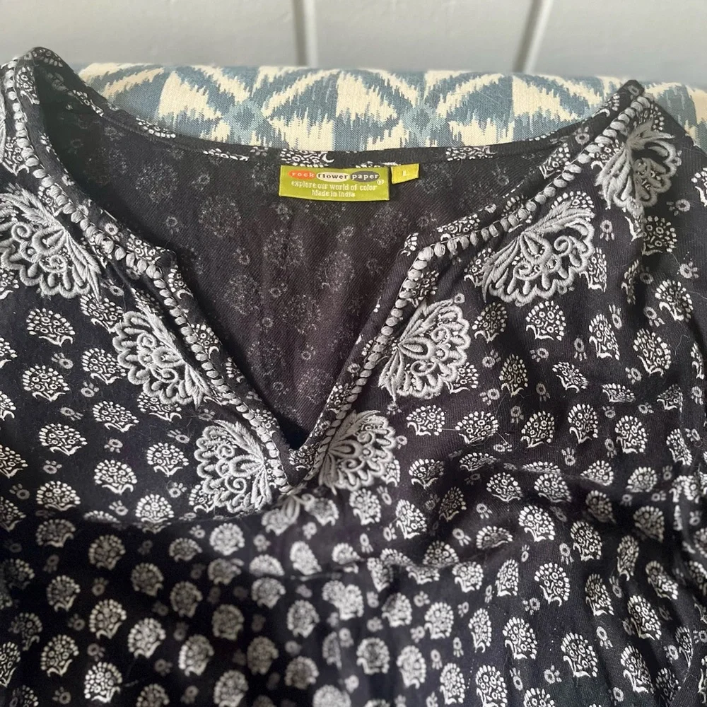 Rock Flower Paper Black/gray long sleeve tunic - Picture 10 of 10